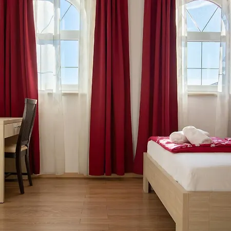 Dolores Apartment *