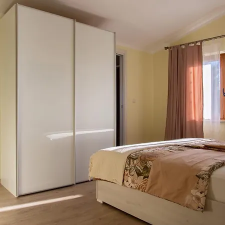 Dolores Apartment